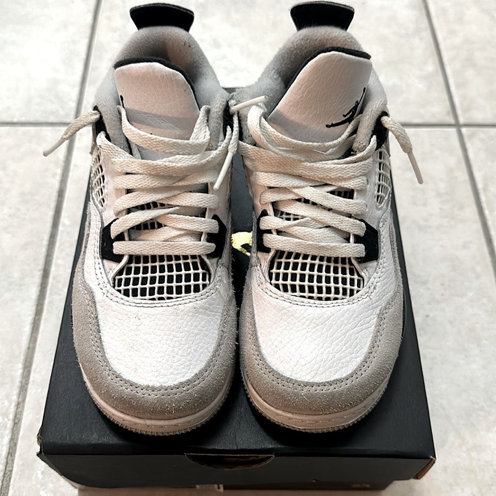 Jordan 4 Retro